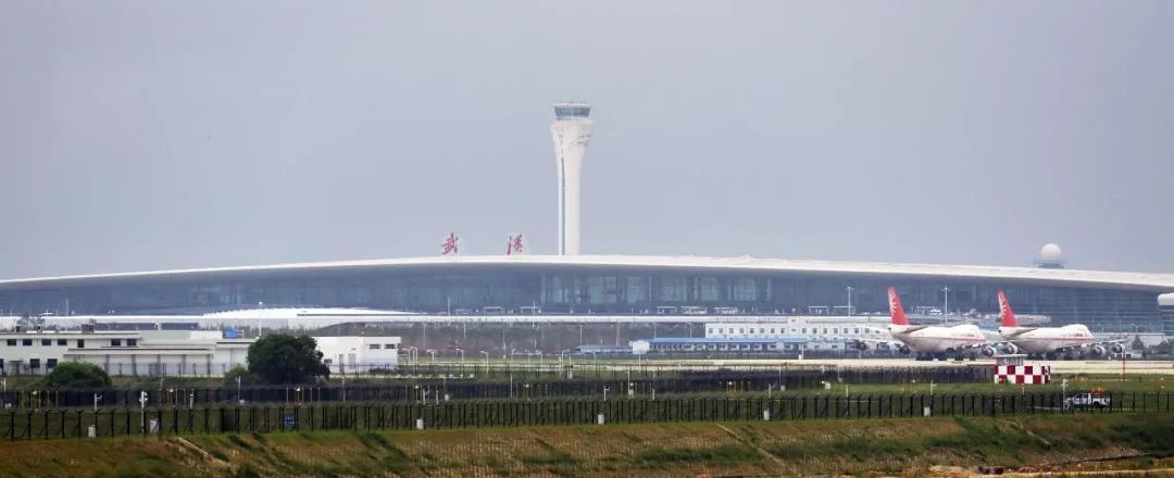 1990年12月16日,武汉天河机场工程正式破土动工.